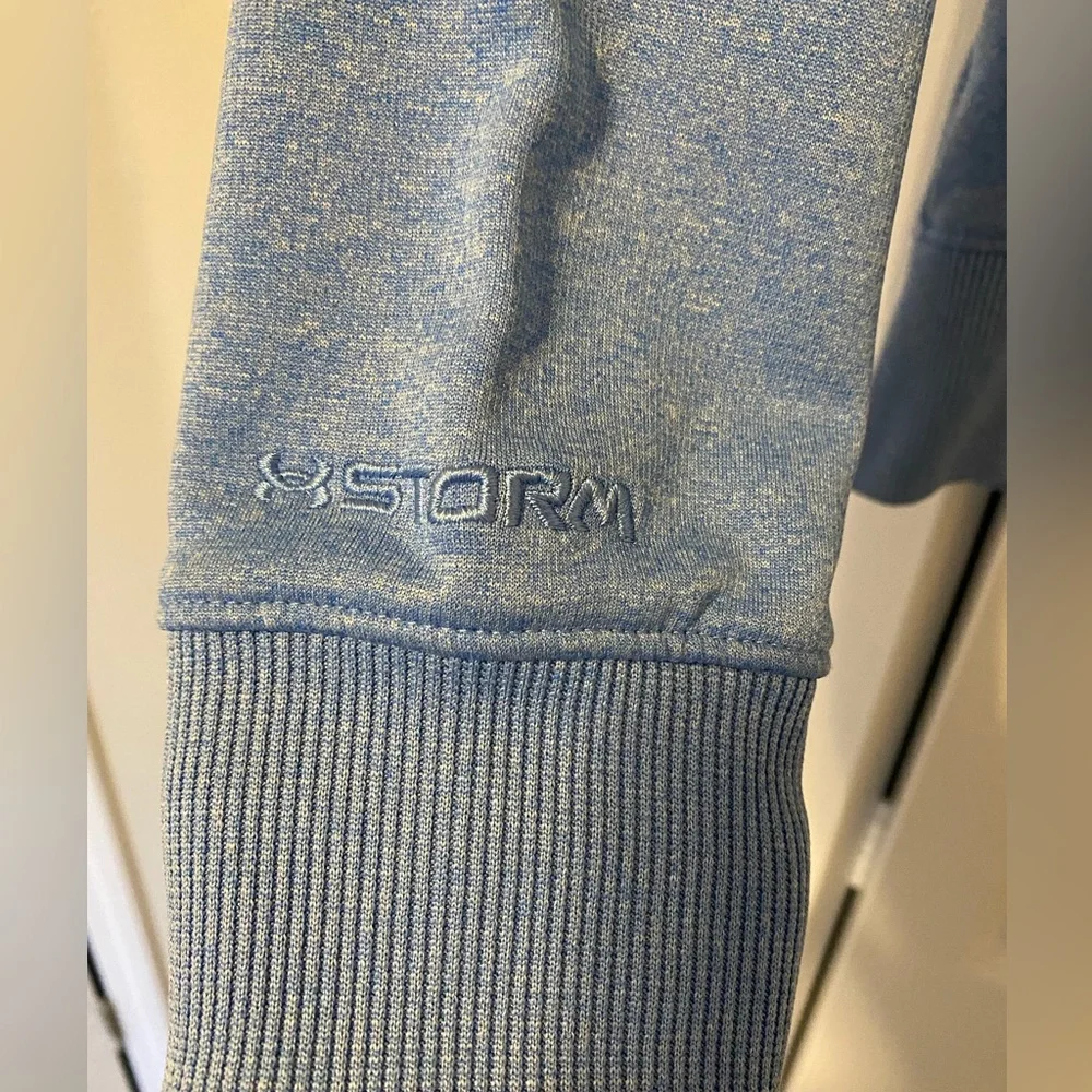 5/$20! Under Armour Hoodie - Picture 2 of 5